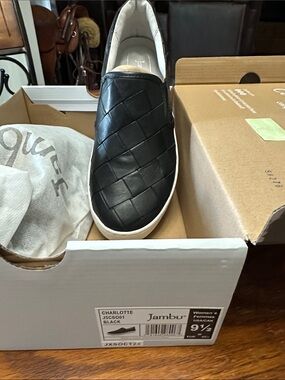 Woman’s Jambu Black Quilted Slip-On Loafer Sneaker NWT Size 9.5